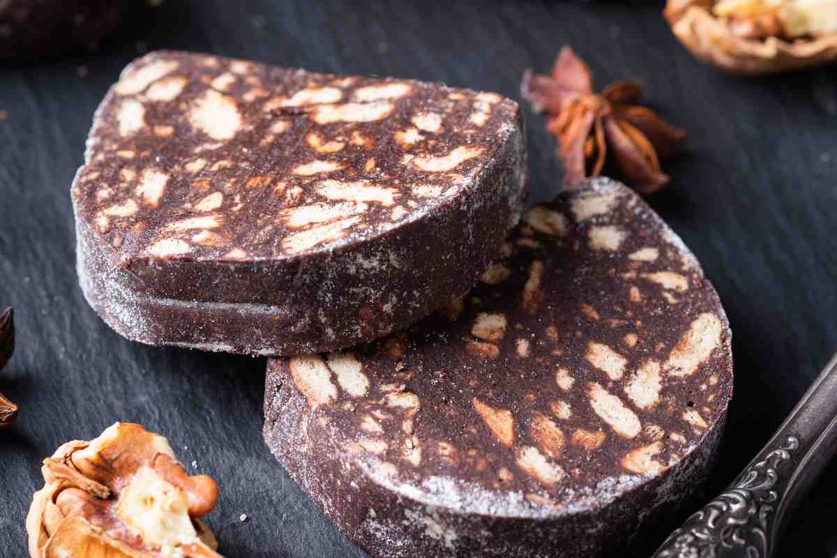 Dolcetto velocissimo per gli ospiti a cena, non è il solito salame perché dentro ci ho messo un ingrediente particolare