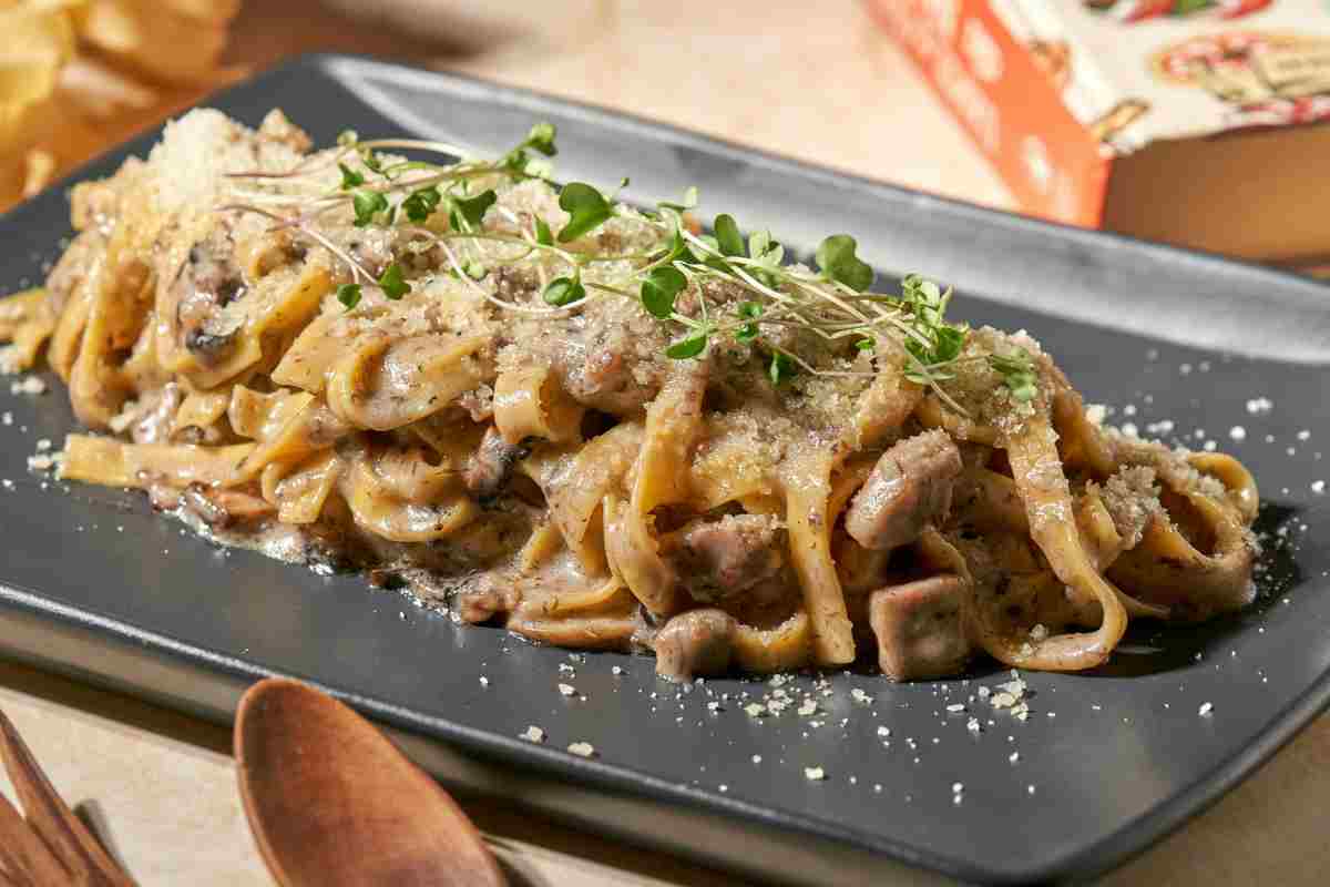 Tagliatelle noci funghi