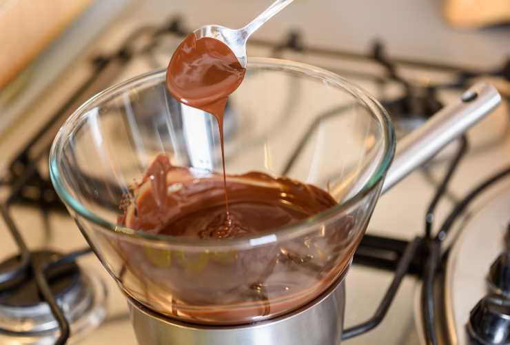 Torta al cioccolato con 3 ingredienti e senza forno - ButtalaPasta.it