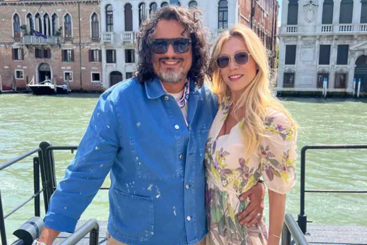 alessandro borghese abbracciato alla moglie