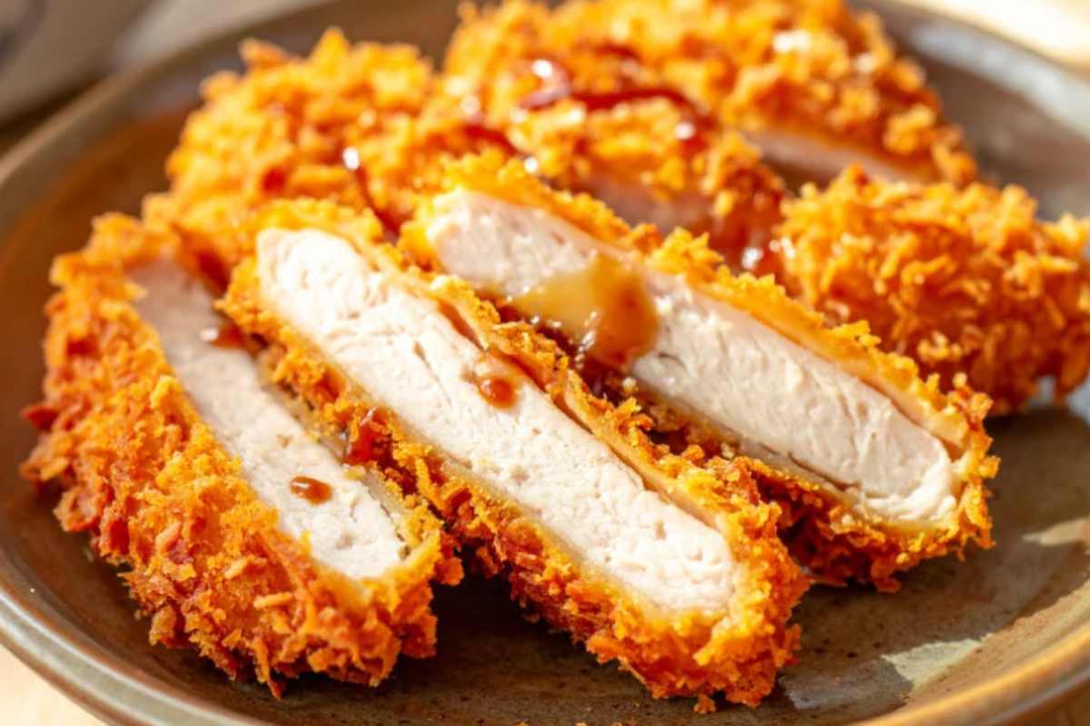 cotoletta di pollo a pezzi con panatura croccante