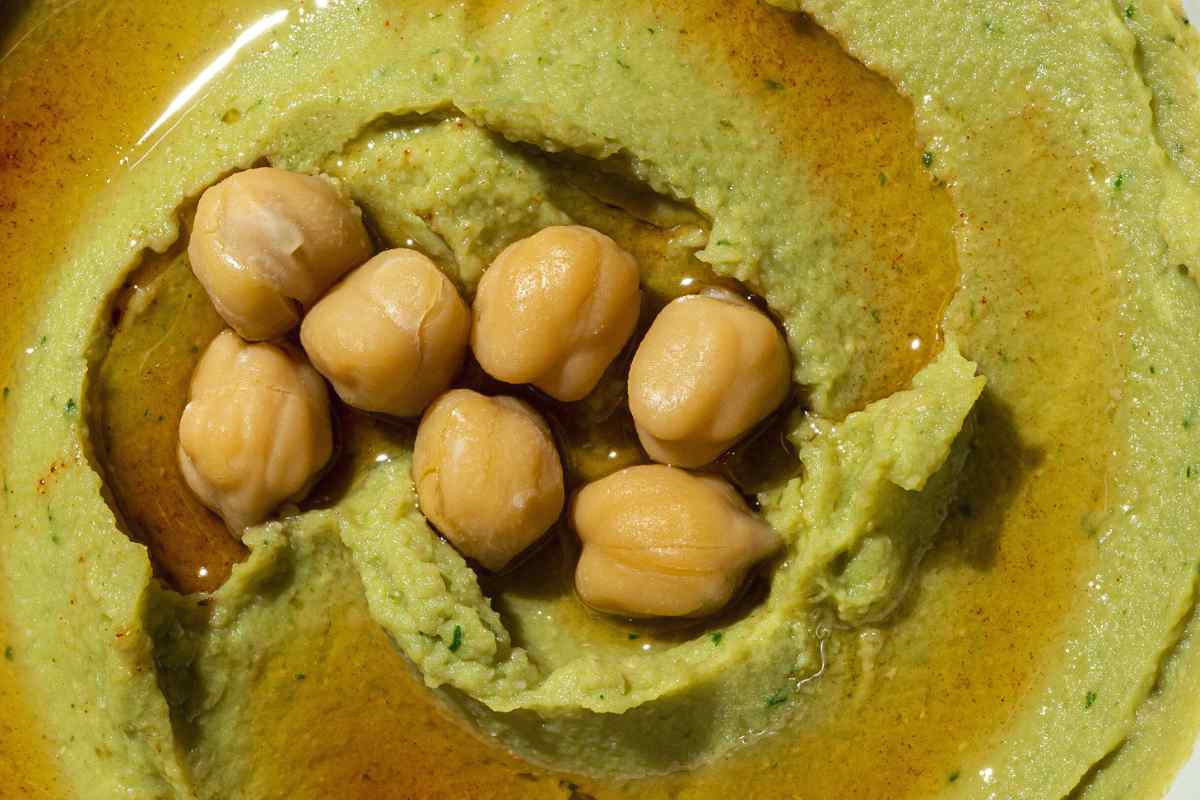 crema di ceci e avocado