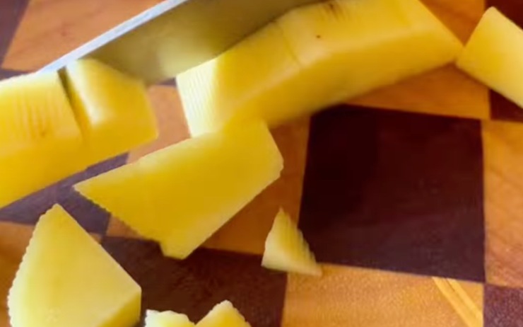 patate tagliate a cubetti