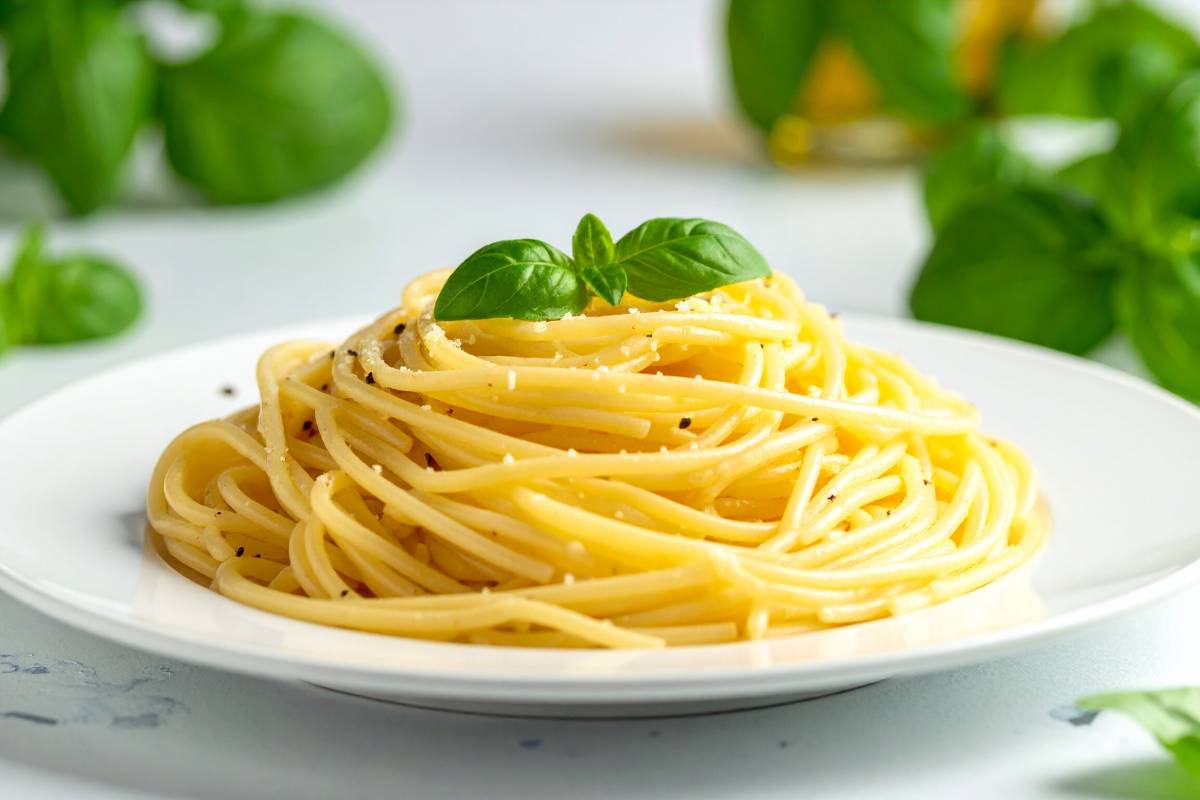 pasta in bianco con basilico