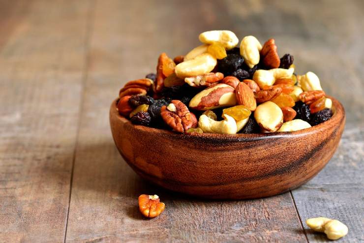 ciotola con frutta secca