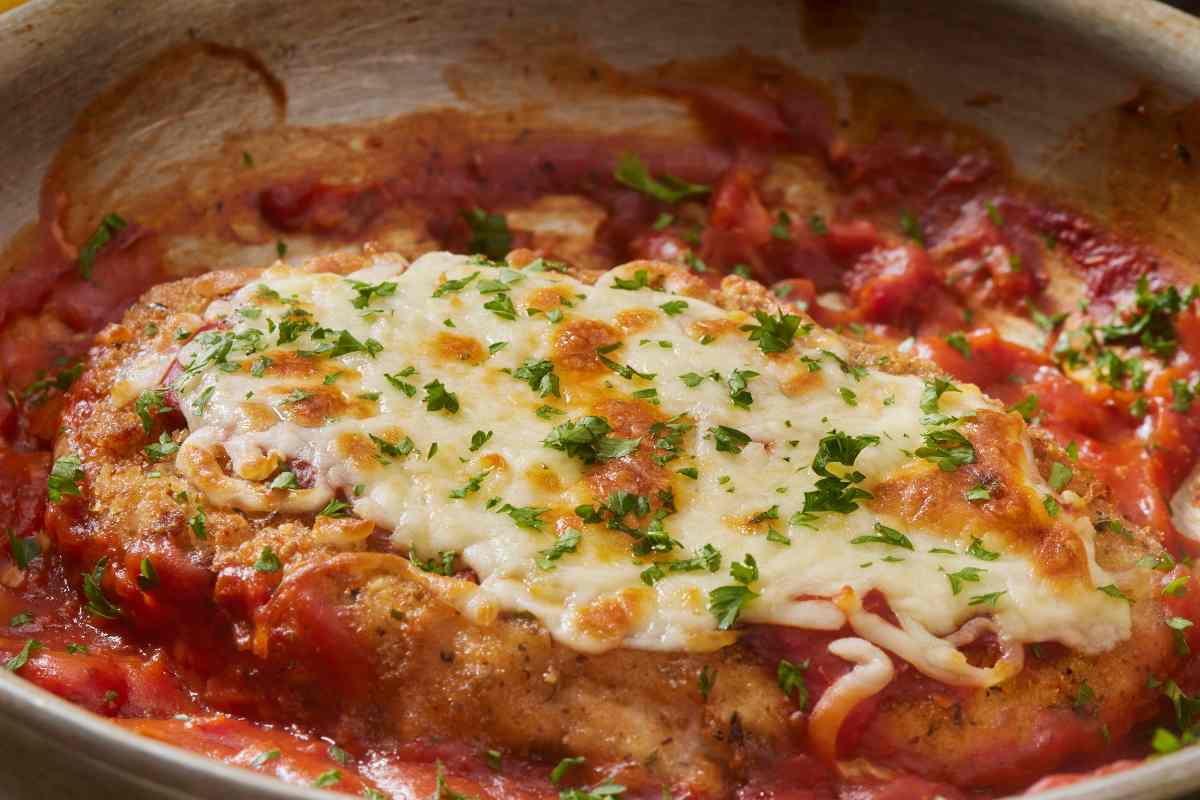 pollo al sugo con mozzarella