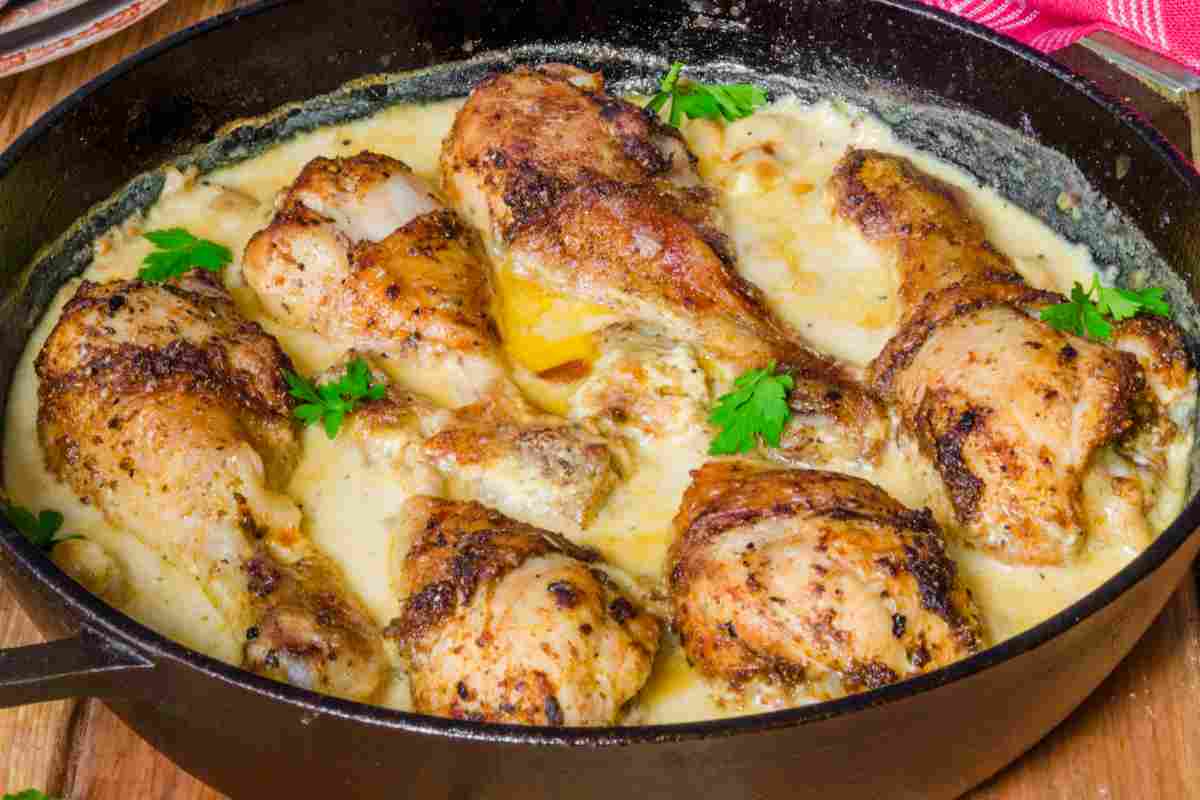 pollo cremoso al limone e rosmarino in padella