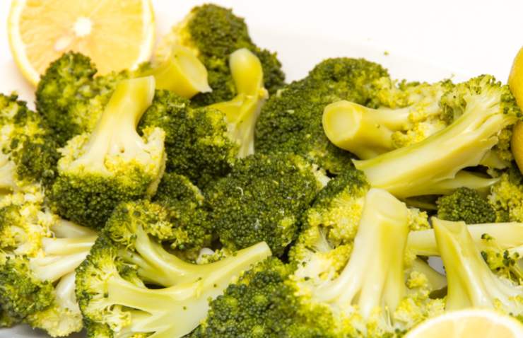 broccoli conditi con limone