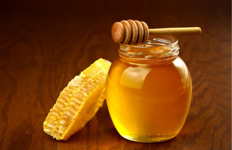 Vasetto di miele millefiori