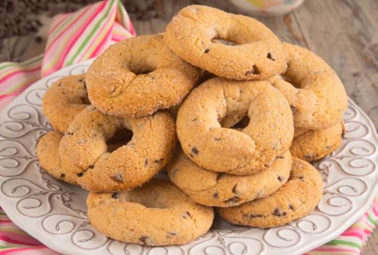 ciambelline con gocce di cioccolato