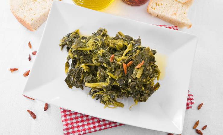 piatto di cime di rapa con peperoncino