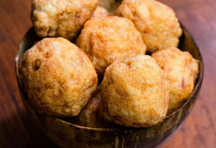 crocchette di carciofi in un piatto