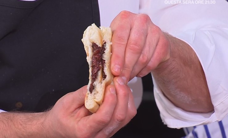 focaccina ripiena di Nutella aperta