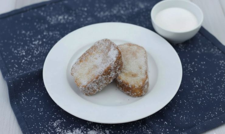 pane fritto dolce con zucchero semolato