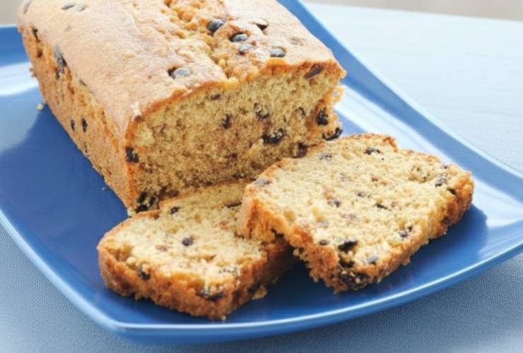 plumcake ai mirtilli tagliato a fette