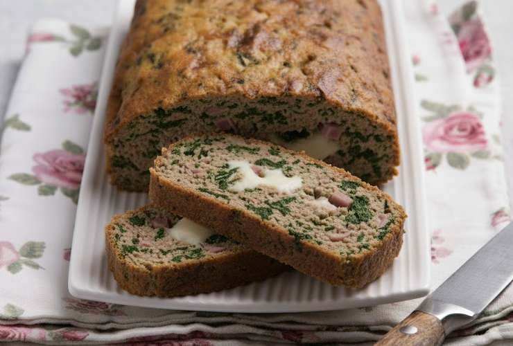 polpettone di spinaci con fette tagliate
