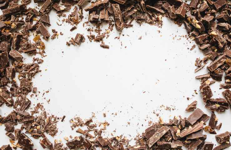 Cioccolato a scaglie disposto ad anello