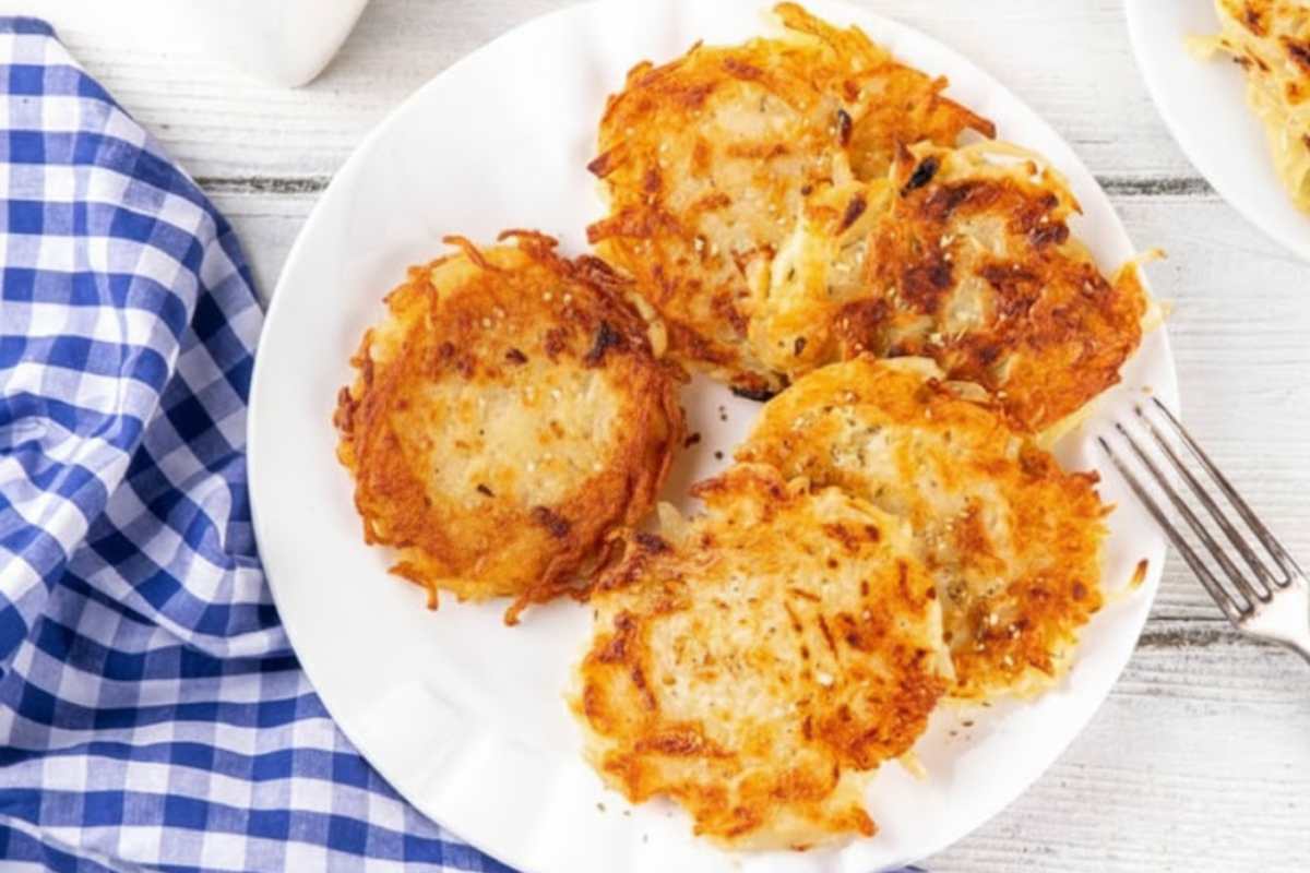 rosti di cipolle e patate dorati