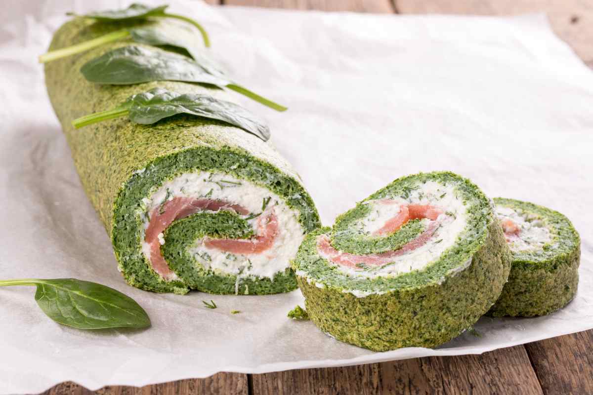 rotolo di spinaci farcito con formaggio e salmone