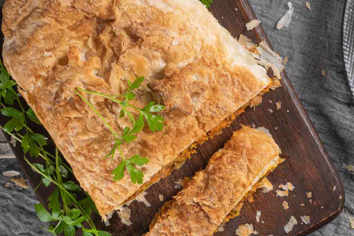 sfoglia farcita su tagliere