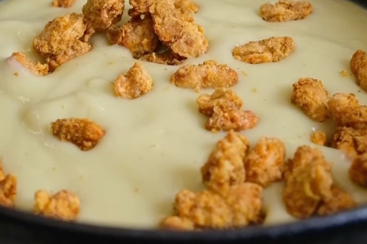 piatto con vellutata di broccoli