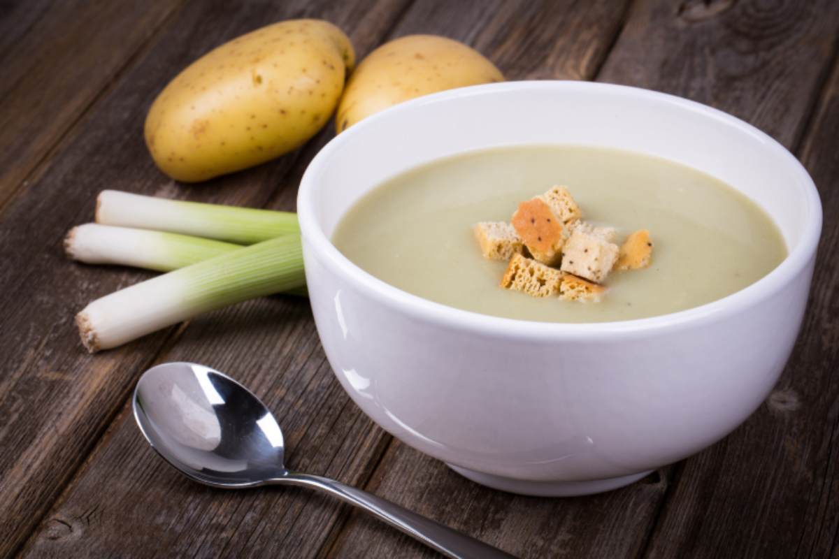 vellutata di porri e patate con crostini
