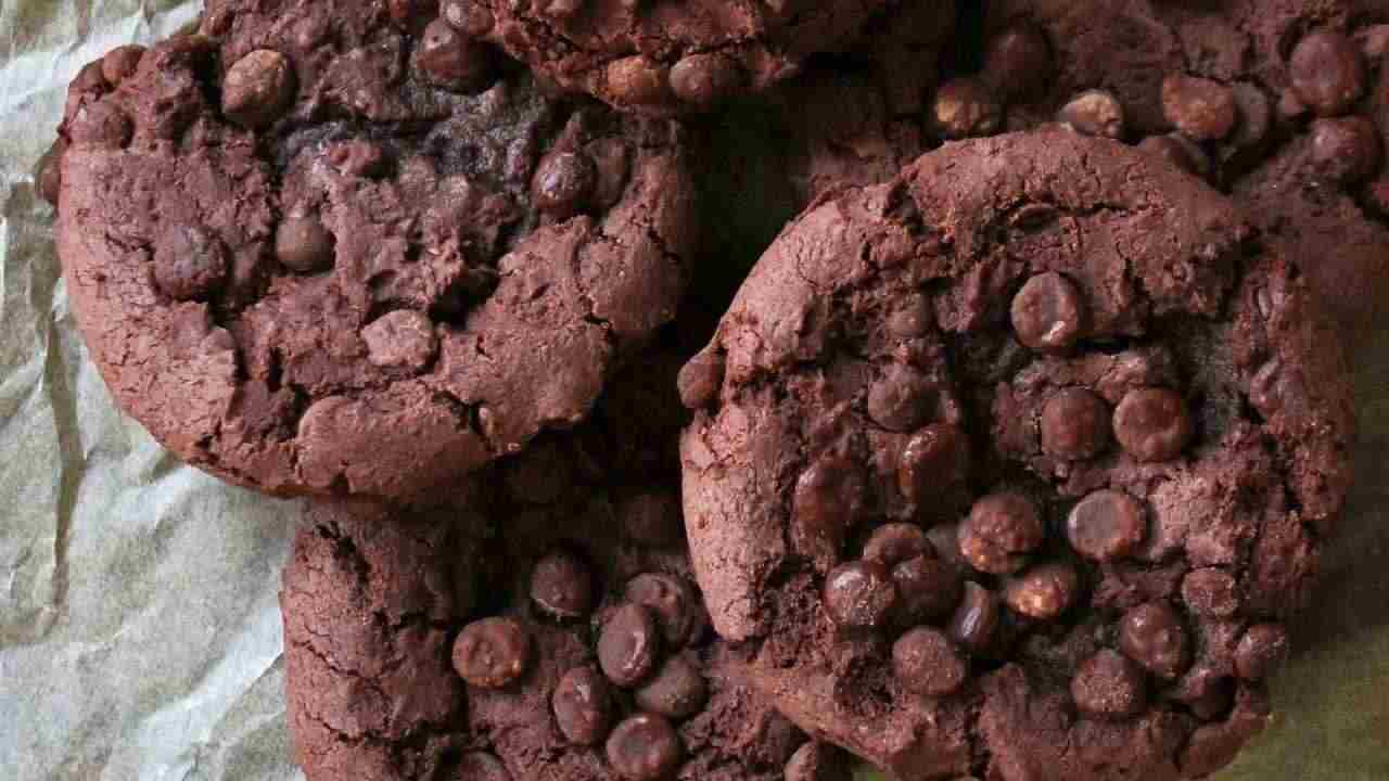 Biscotti cioccolatelli, li regalo sempre a ogni Natale, ormai se li aspettano tutti