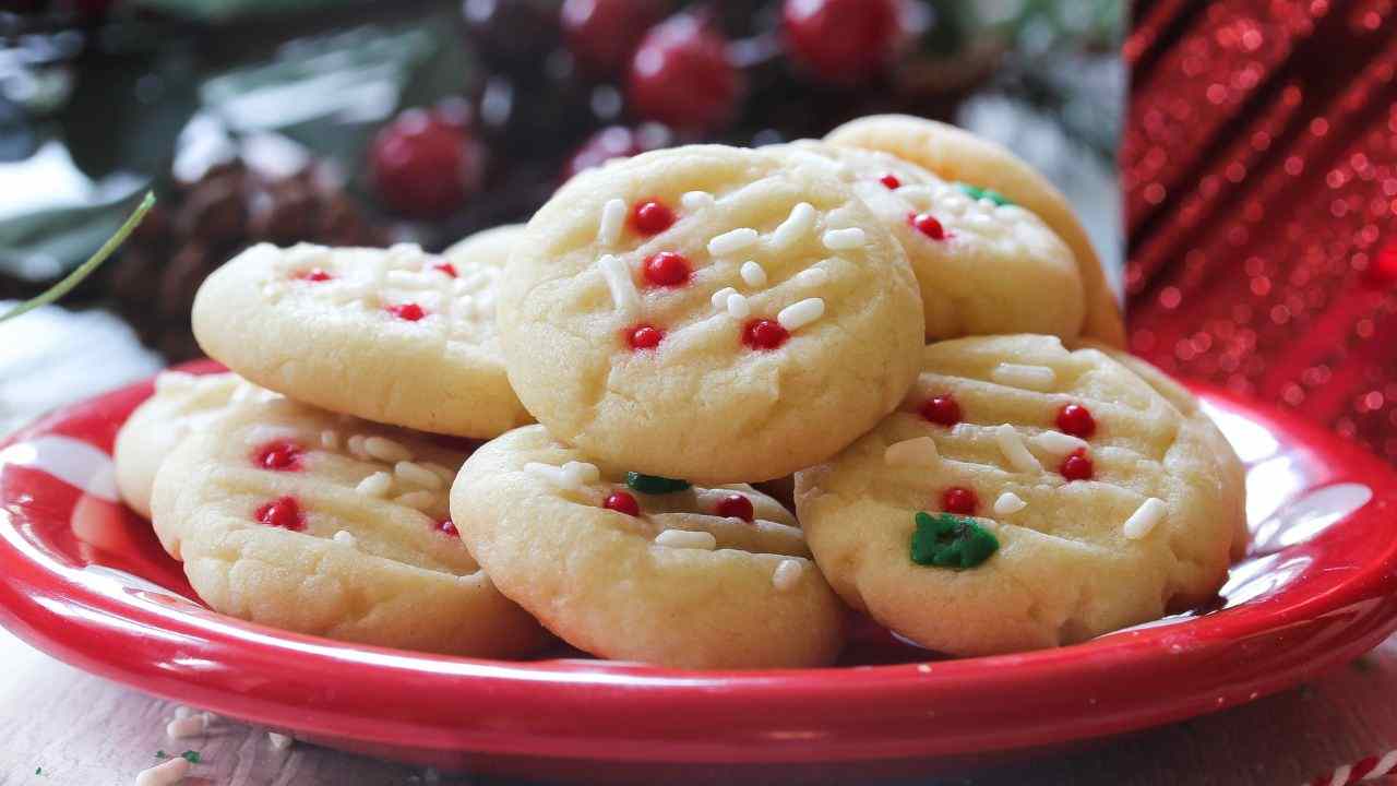 Biscotti di natale al volo buttalapasta.it