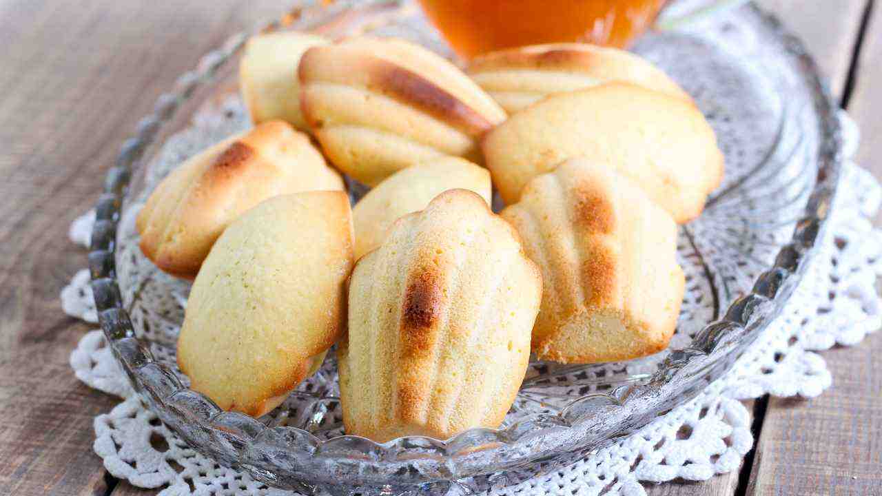 Biscotti senza zucchero leggerissimi, alleati della dieta, hanno meno di 20 kcal ciascuno!