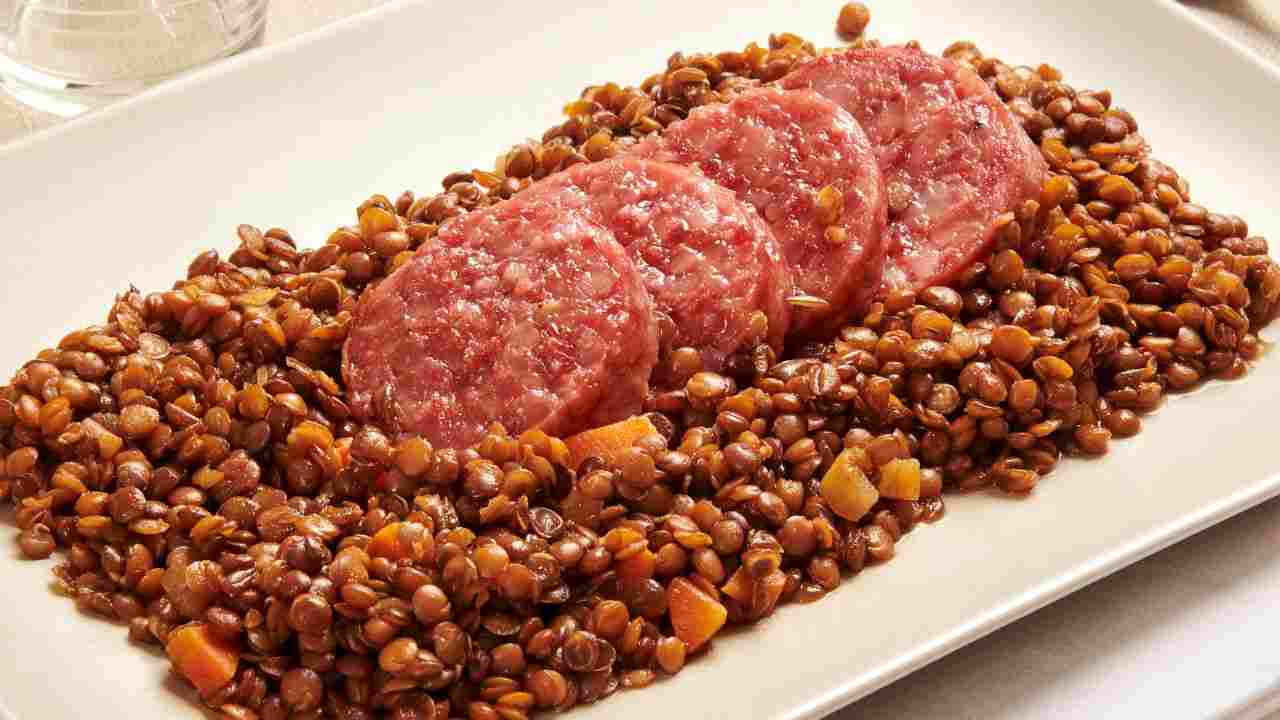 Cotechino con le lenticchie buttalapasta.it
