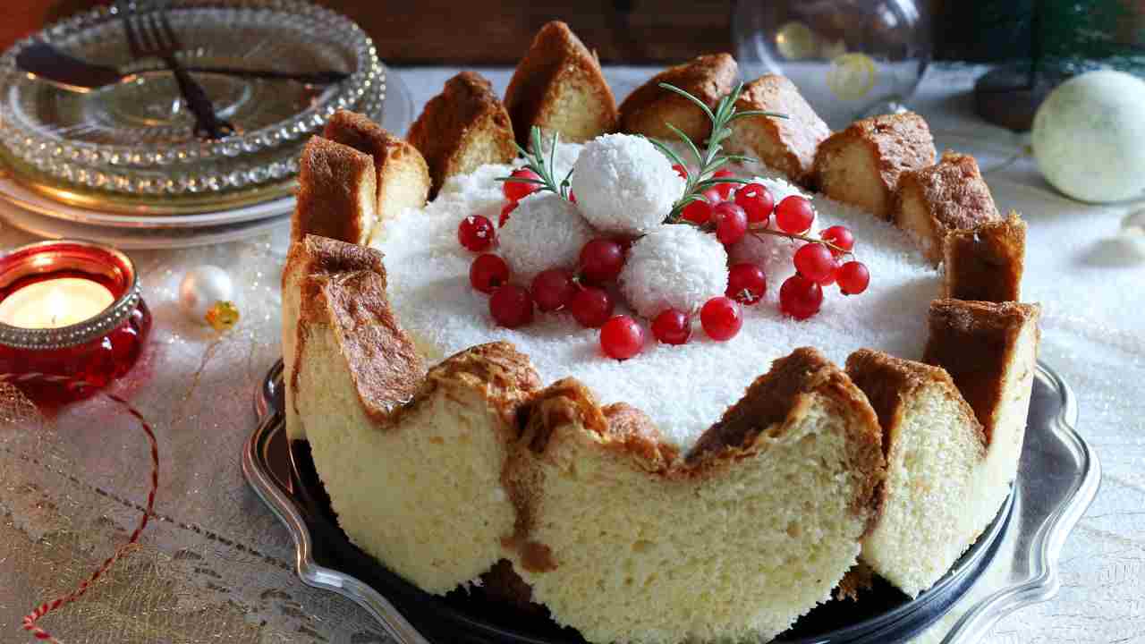 Torta pandoro alla crema Raffaello buttalapasta.it