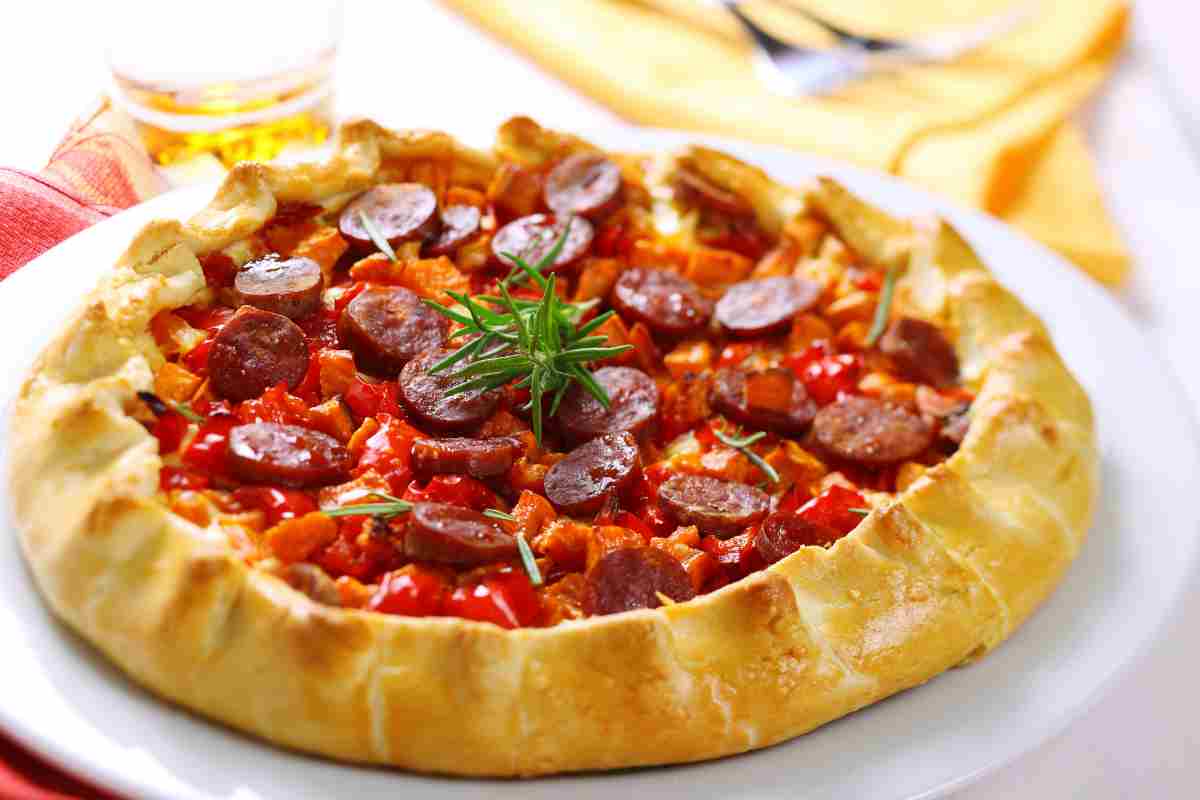 Torta di pasta sfoglia con peperoni