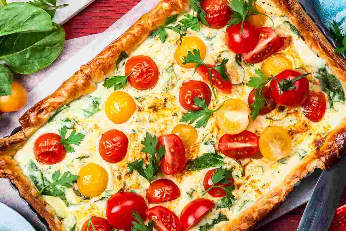 Torta salata arcobaleno vista dall'alto