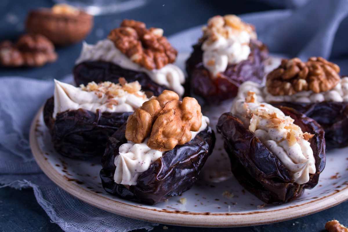 datteri ripieni con formaggio e noci