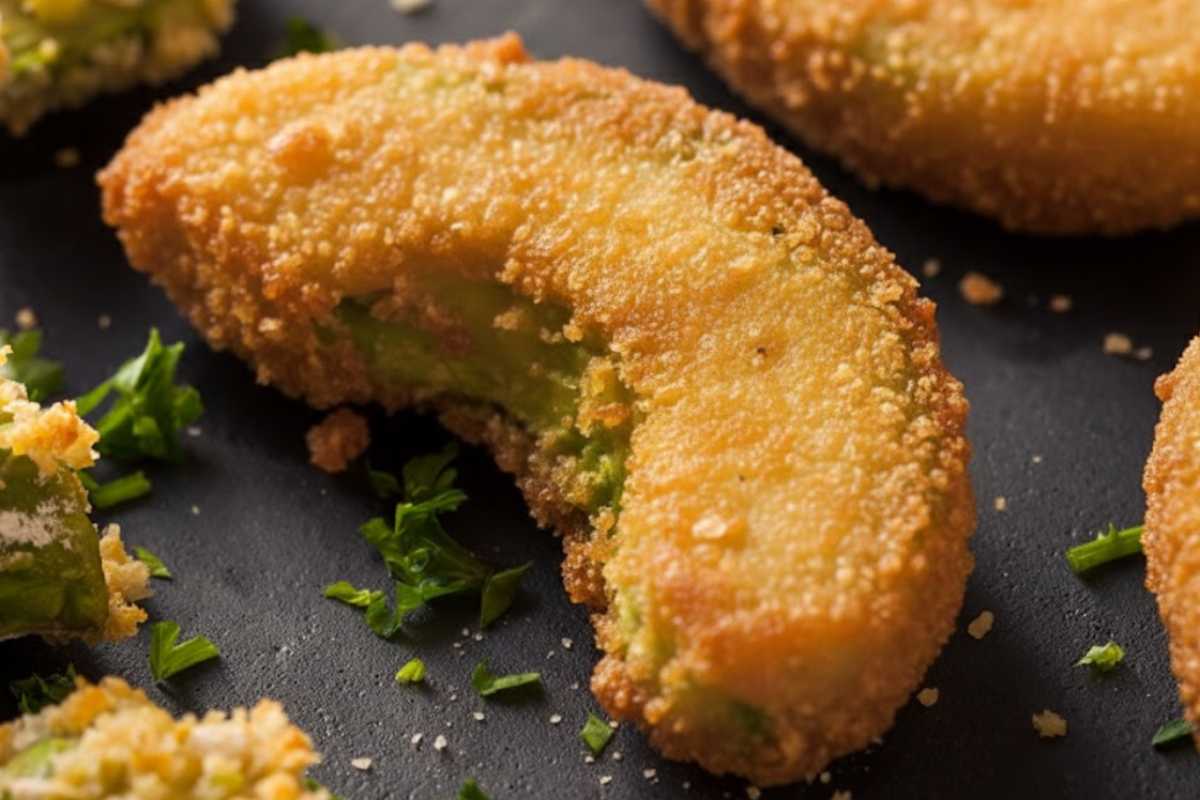 fettine di avocado fritto