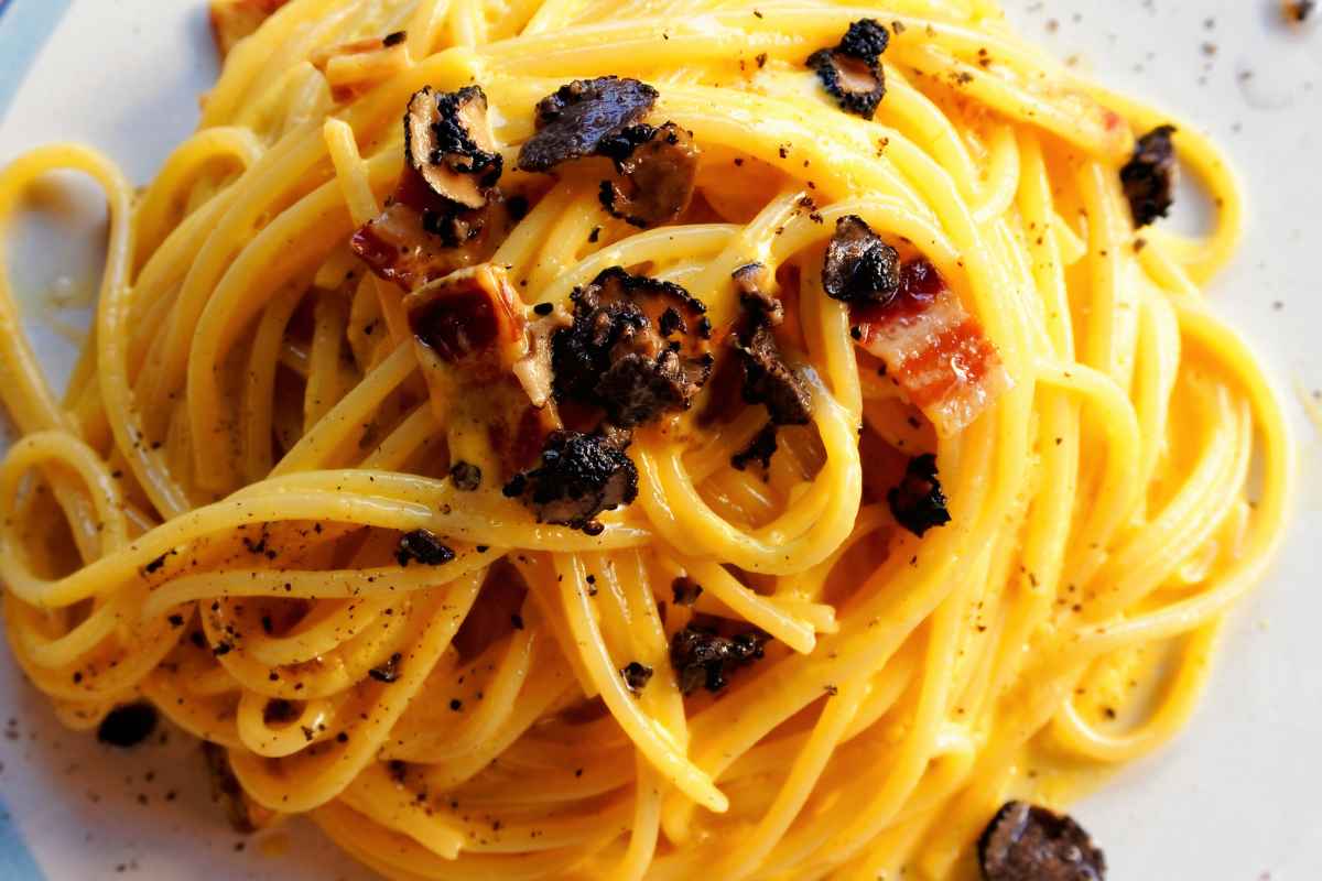spaghetti carbonara e tartufo