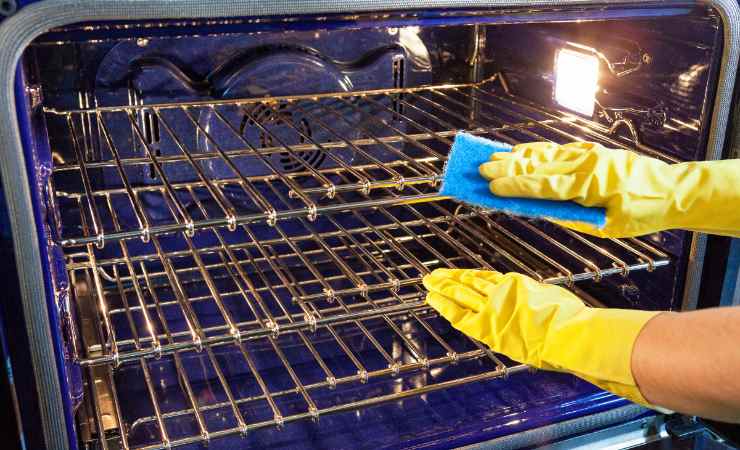 pulire griglia del forno