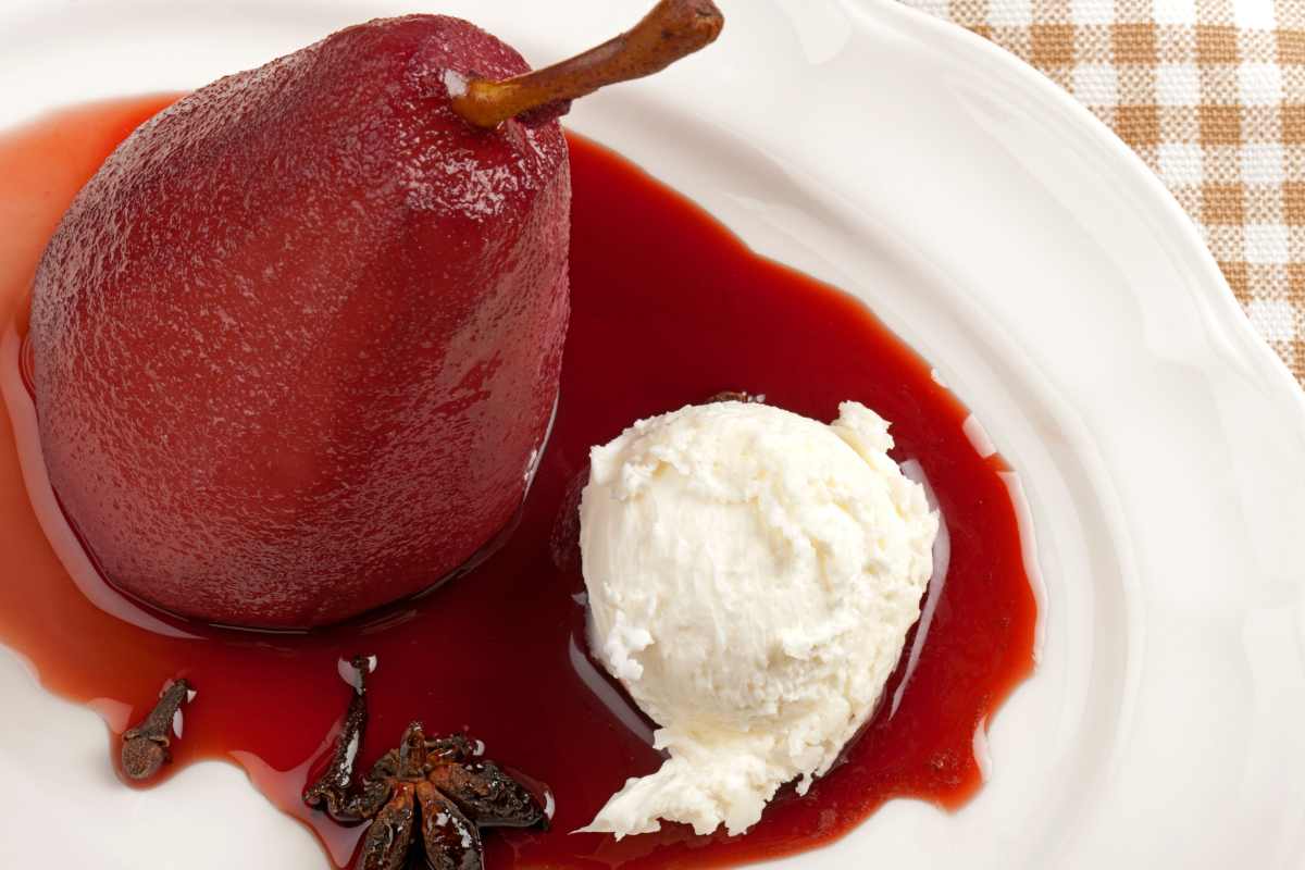 pera al vino rosso e gelato