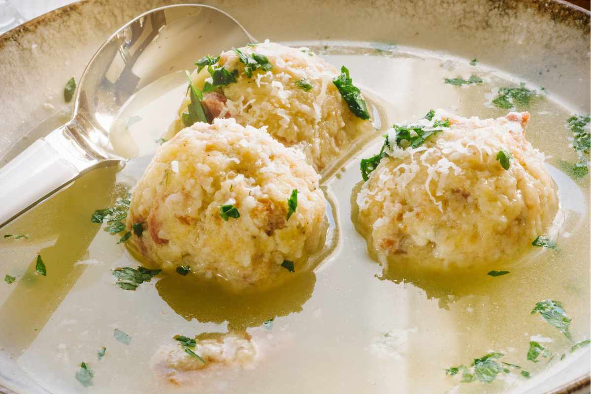 canederli allo speck in brodo