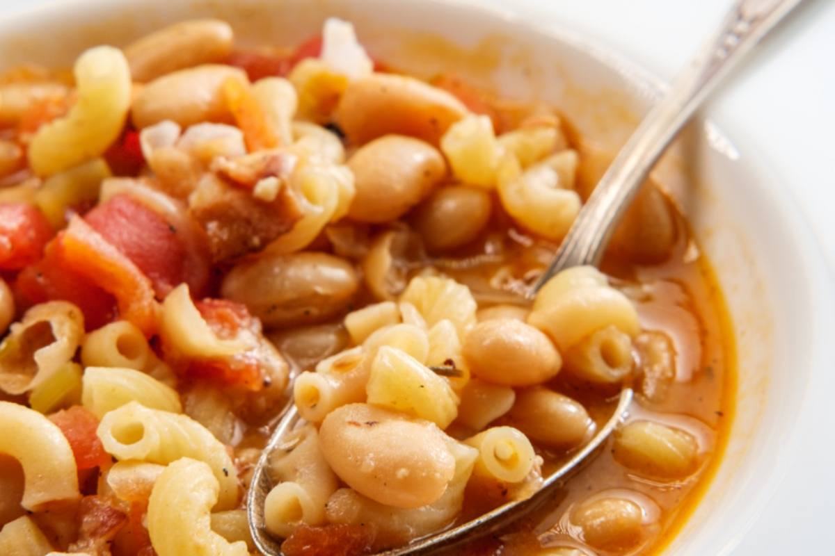 pasta con fagioli sugosa