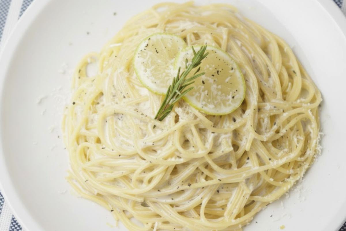 spaghetti con crema di mascarpone e limone