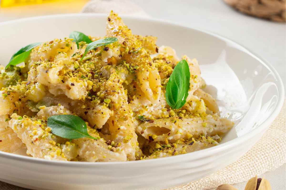 pasta ricotta e pistacchi tritati