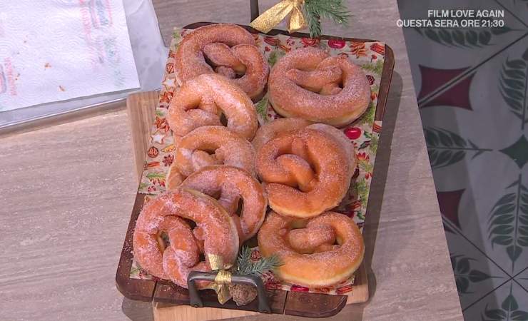 vassoio di bretzel dolci