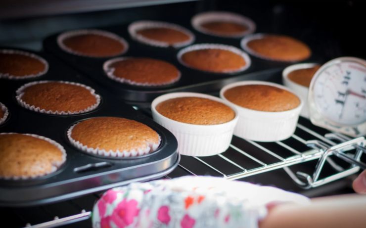 dolcetti che cuociono in forno
