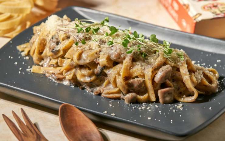 pasta con crema di funghi e panna