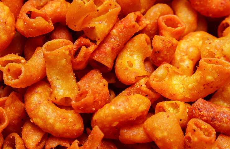 maccheroni saltati uovo e pomodoro visti da vicino