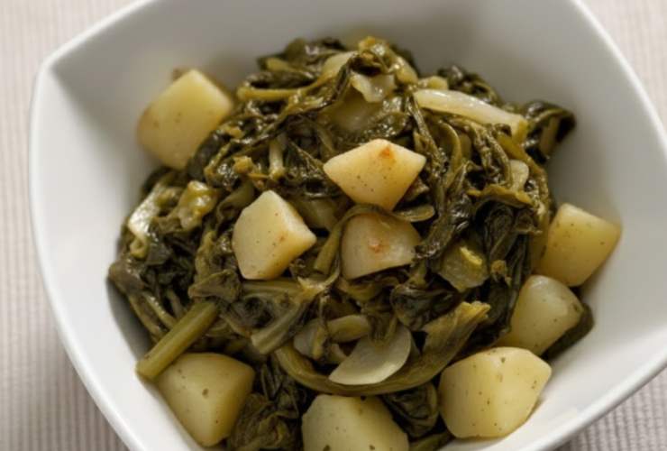 piatto di scarole e patate cotte in padella