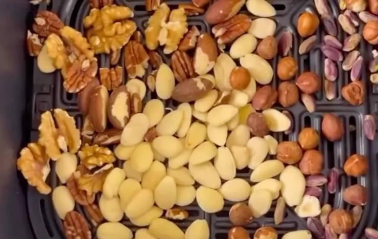 frutta secca in friggitrice ad aria