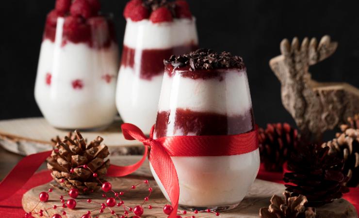 coppette di yogurt e frutti di bosco