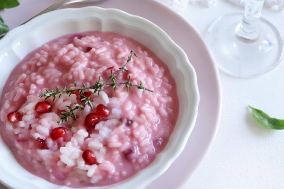 piatto di risotto alla melagrana